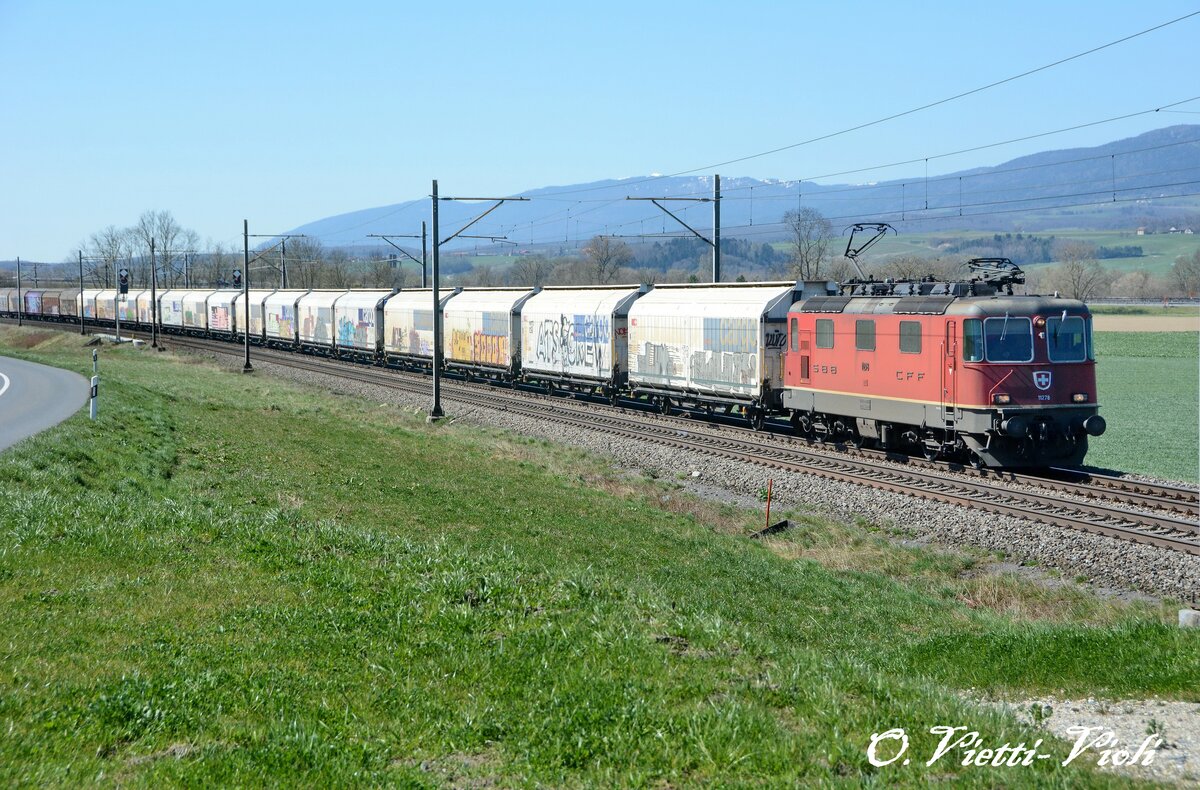 Re 420 279 *Cham*
Ici à Chavornay
Le 06 Avril 2015