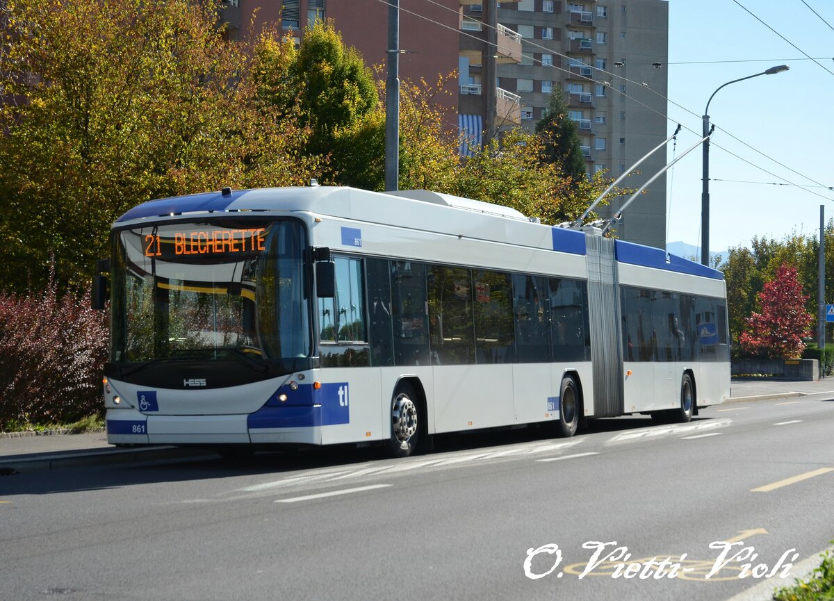 Trolleybus articulé Hess BGT-N2C 861
Ici à Lausanne Bossons
le 28 Octobre 2013