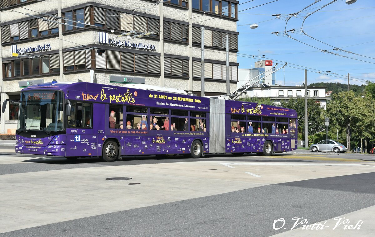 Trolleybus articulé Hess BGT-N2D 884 avec la pub Titeuf
Ici à Lausanne Sallaz
le 08 Août 2016