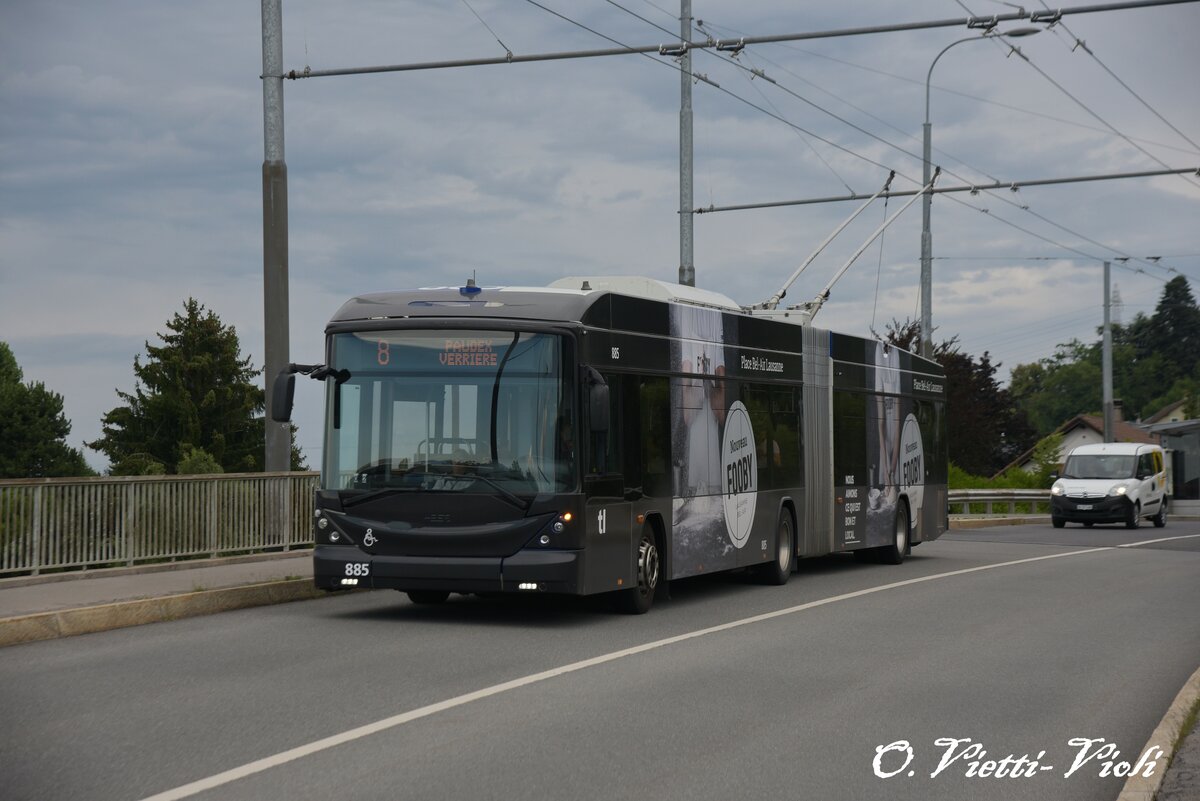 Trolleybus articulé Hess BGT-N2D 885 avec la pub Fooby
Ici au Le Mont-sur-Lausanne Martines
le 09 Août 2019