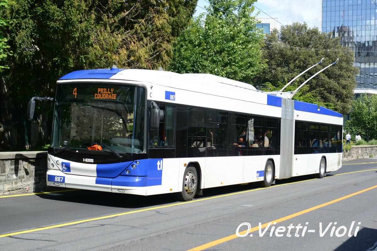 Trolleybus articulé Hess BGT-N2D 887
Ici sur Avenue du Théâtre
le 22 Mai 2021