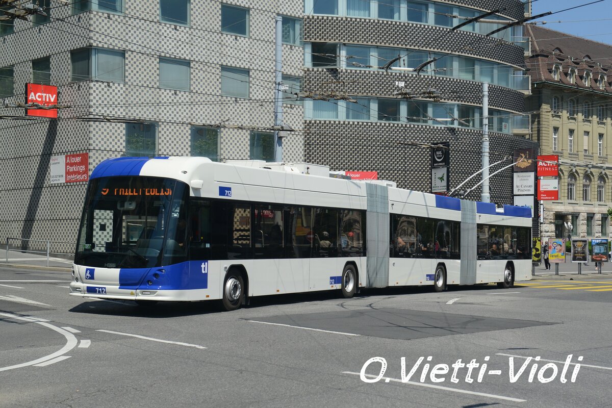 Trolleybus articulé Hess LighTram 25 712
Ici au carrefour de Lausanne Chauderon
le 10 Juin 2021