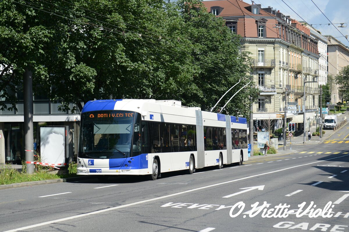 Trolleybus articulé Hess LighTram 25 701
Ici à Lausanne Georgette
le 17 Juillet 2021