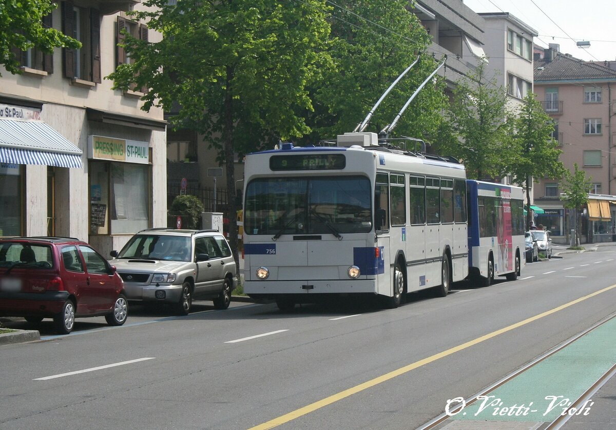 Trolleybus Naw/Lauber 756
Ici à Lausanne, St-Paul
Le 21 Avril 2009