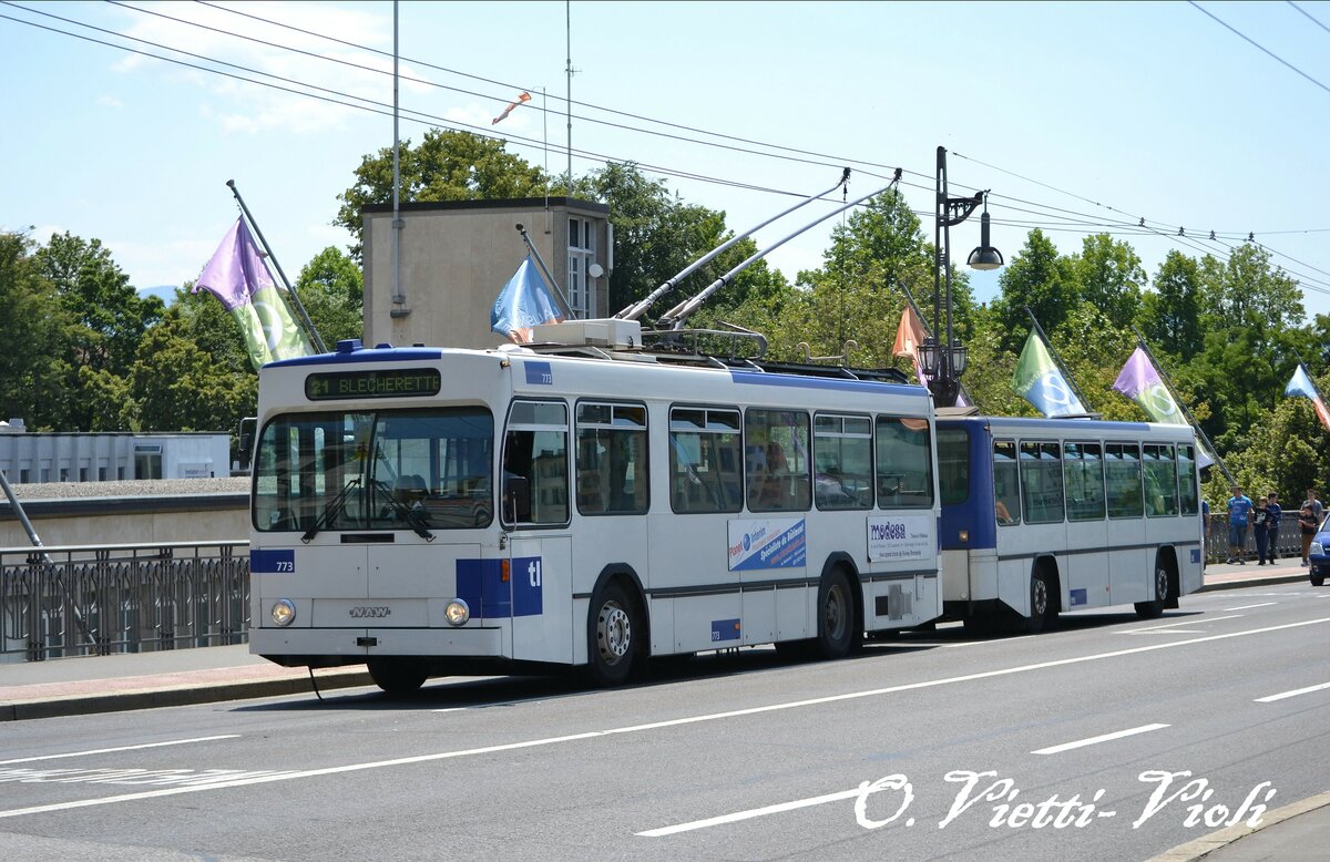 Trolleybus Naw/Lauber 773 
Ici à Lausanne Pont Chauderon 
Le 14 Juin 2012