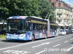 Trolleybus articulé Hess BGT-N2D 886 avec la Pub Casino divonne/LesBains
Ici à Lausanne Georgette
le 22 Juin 2021