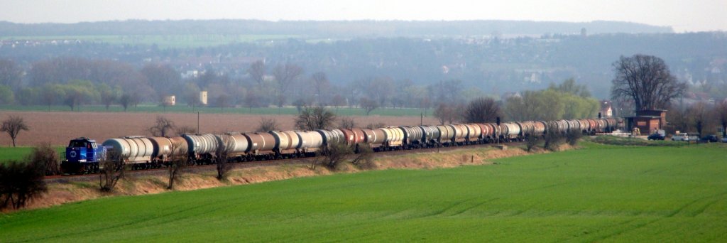 Am 03.04.2012 war wieder mal ein G�terzug auf der Unstrutbahn unterwegs. Die InfraLeuna 209 (92 80 1275 012-3 D-LEUNA) brachte einen Kesselwagen-Leerzug von TOTAL aus Leuna zur Abstellung nach Karsdorf. (Foto: G�nther G�bel)