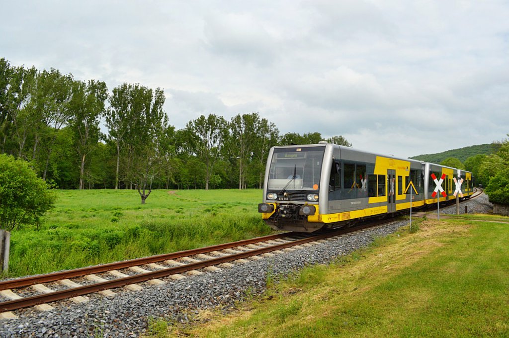 Am 18.05.2013 rollte die Burgenlandbahn im Dreierpack zwischen Naumburg Ost und Wangen. 672 913 + 672 904 + 672 906 unterwegs als RB 34880 in Balgst�dt.
