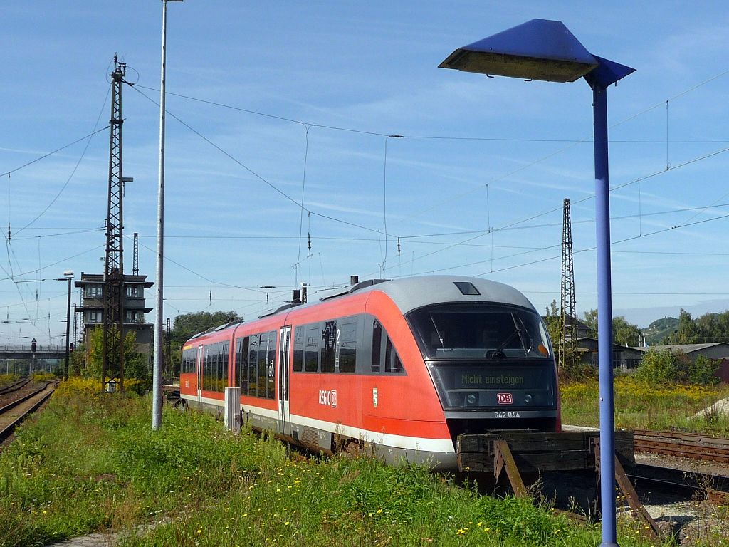 DB 642 044 (642 044-2 D-DB) abgestellt in Naumburg Hbf; 11.09.2010 (Foto: Ralf Kuke)