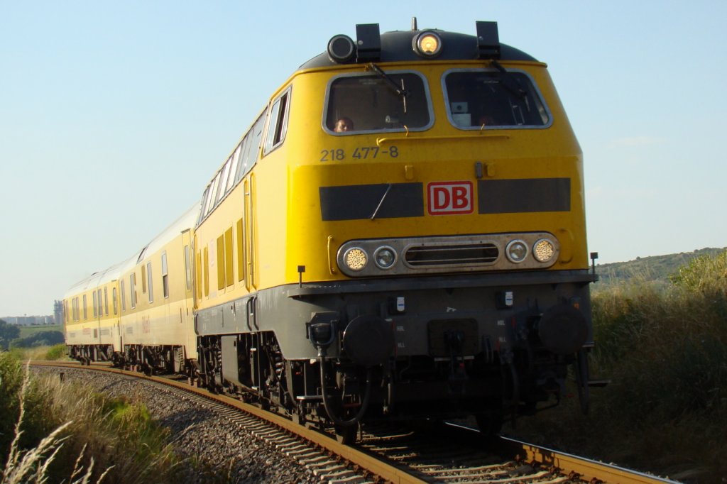 DB Netz 218 477-8 mit dem NbZ 94034 von Nebra nach Zeitz, am 23.07.2013 bei Laucha. (Foto: G�nther G�bel)