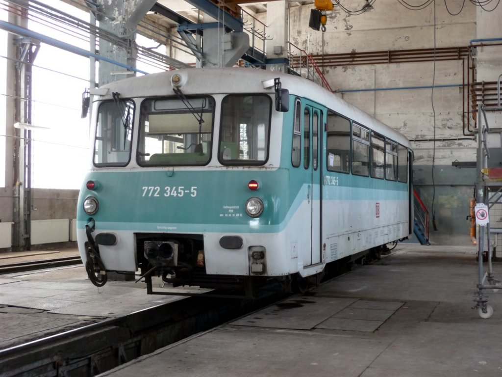 Die von der EBS erworbene Ferkeltaxe 772 345-5 in Karsdorf; 26.07.2011 (Foto: Klaus Pollm�cher)