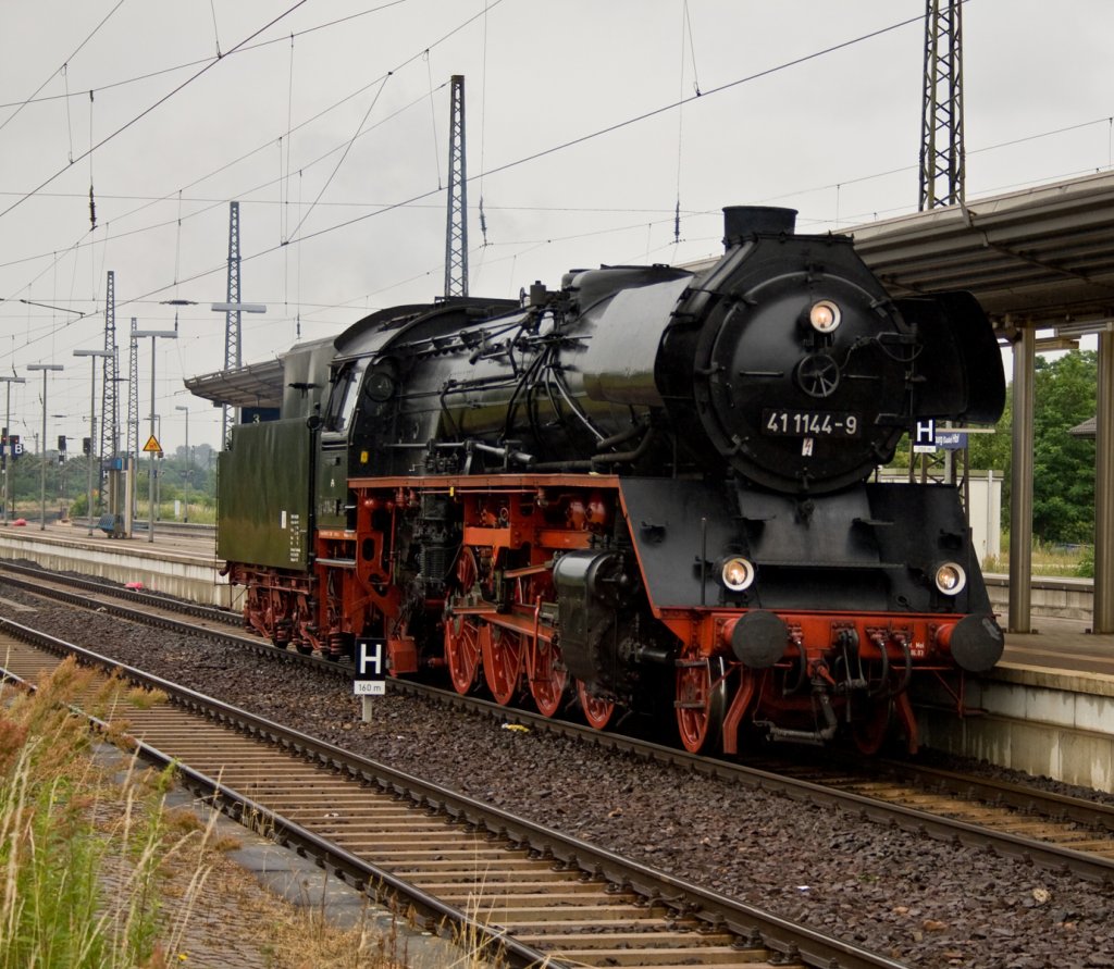 DR 41 1144-9 in Naumburg (S) Hbf. Sie brachte einen Sonderzug im Rahmen eines Betriebsausflug von DB Regio Th�ringen nach Freyburg; 21.06.2008 (Foto: Matthias Kolbinger)