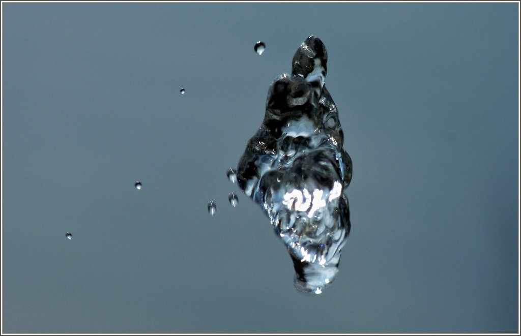 Wasser springt durch die Luft
(29.03.2011)