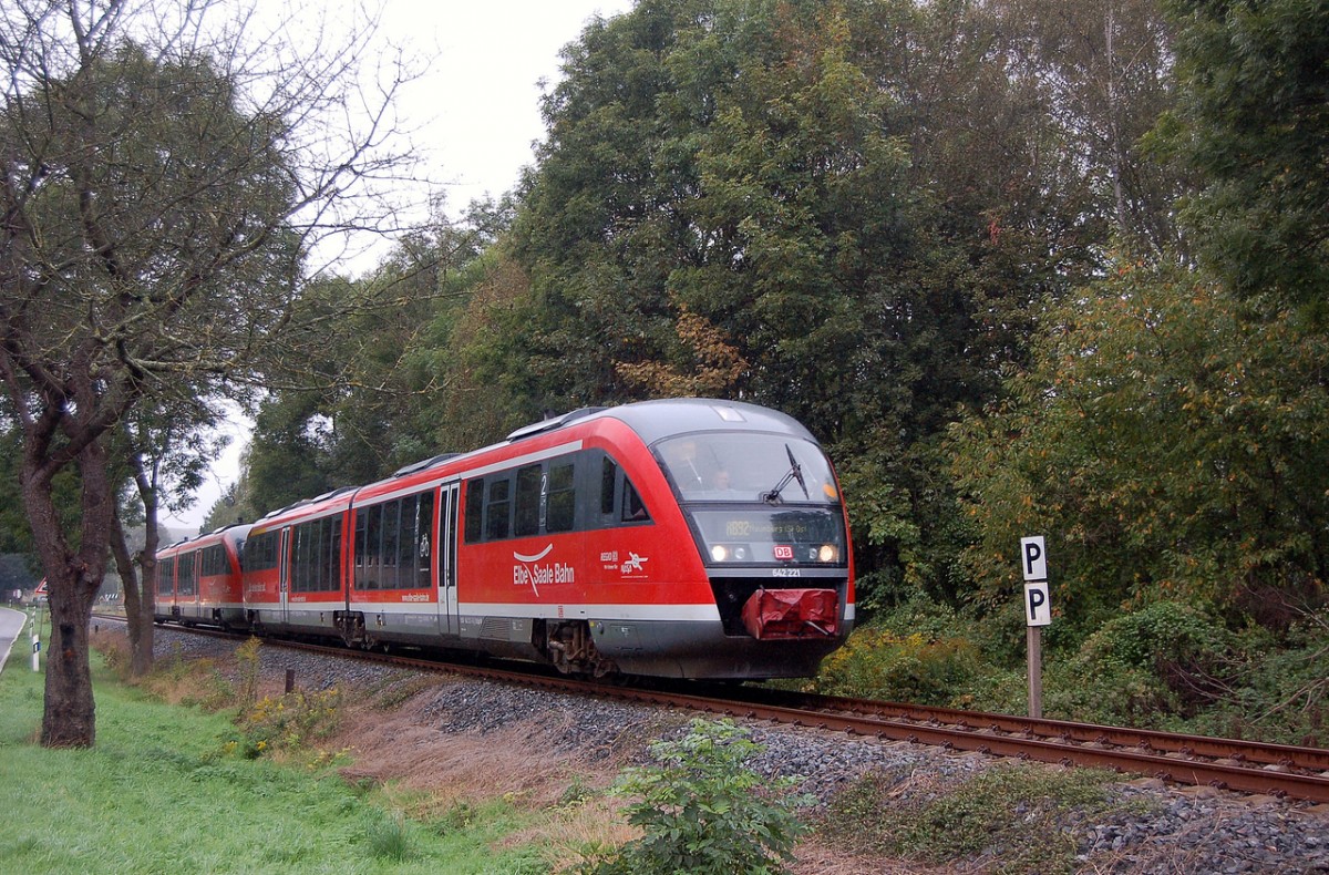 DB 642 221 + 642 719 als RB 34879 von Nebra nach Naumburg Ost, am 14.09.2014 bei Balgst�dt. (Foto: dampflok015)