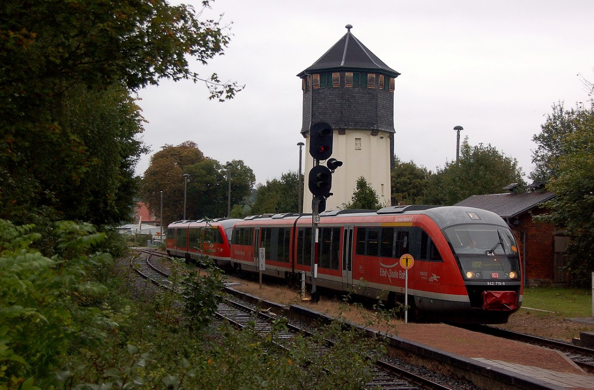 DB 642 719 + 642 221 als RB 34880 aus Naumburg Ost, am 14.09.2014 bei der Einfahrt in Nebra. (Foto: dampflok015)