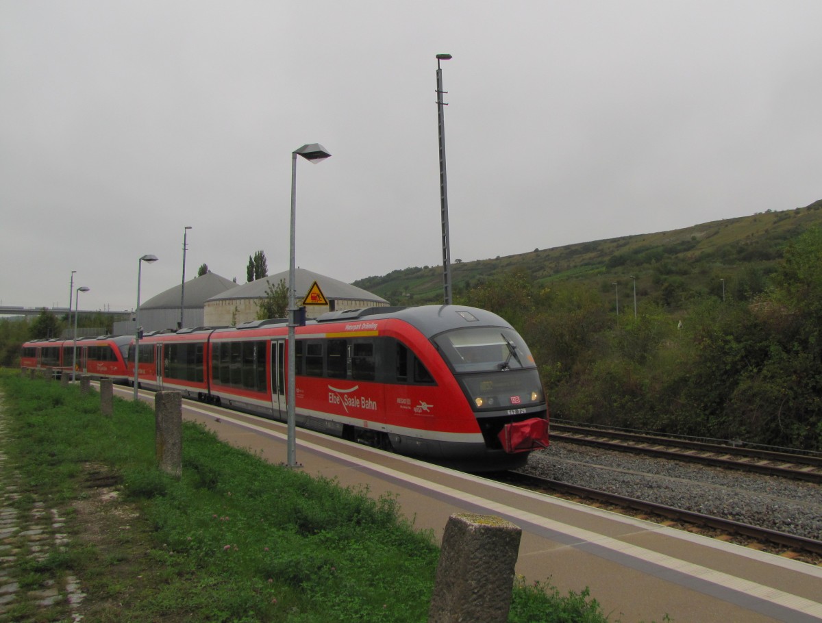 DB 642 729 + 642 695 als RB 34877 von Nebra nach Naumburg Ost, am 13.09.2014 in Karsdorf.