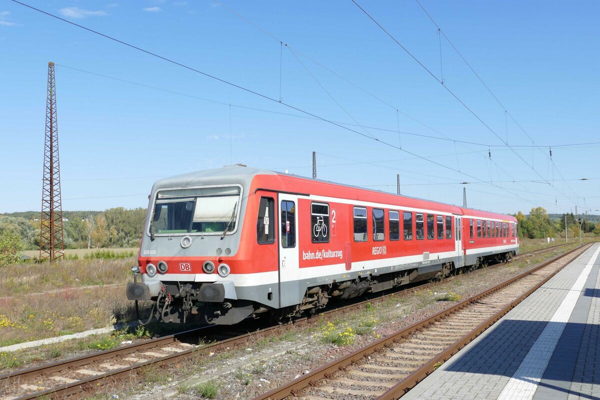 DB Kulturzug 628 656 als Überführungsfahrt zum SSM Karsdorf, am 10.10.2022 in Naumburg (S) Hbf. (Foto: Wolfgang Krolop)