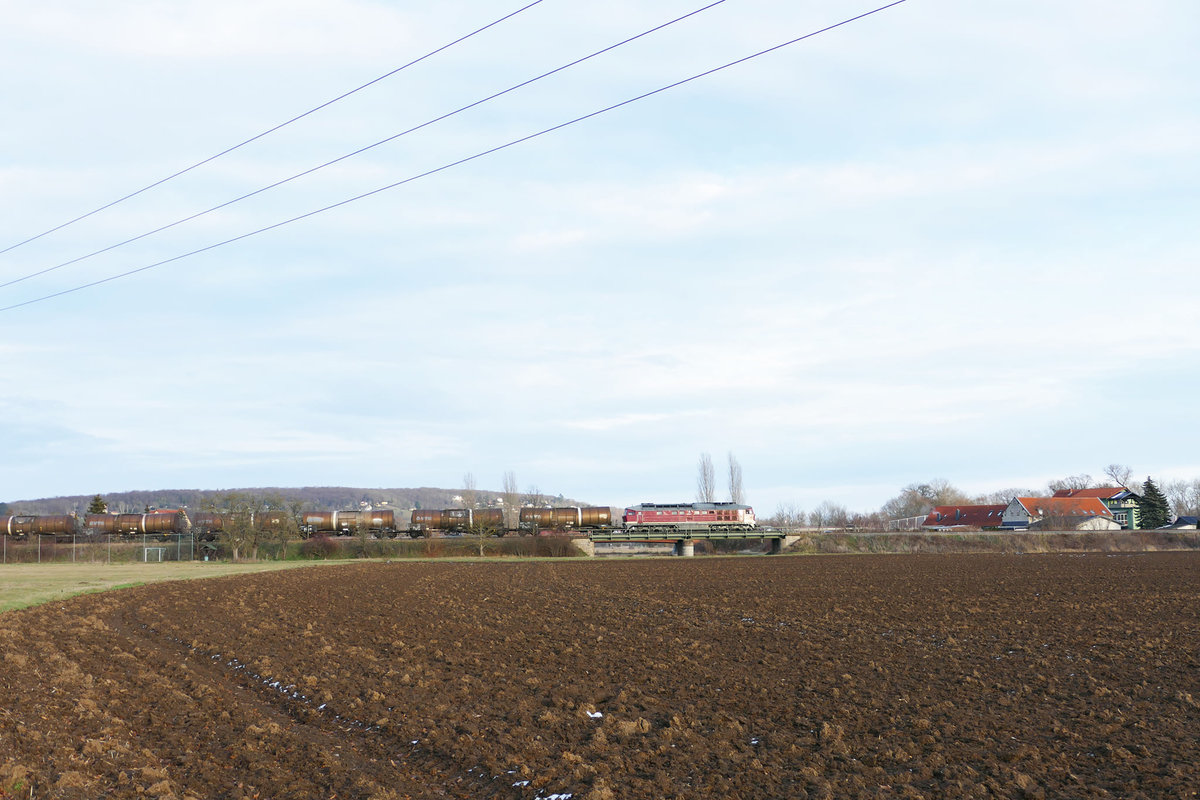 EBS 232 239-4 mit Kesselwagen Richtung Naumburg, am 11.01.2021 bei Ro�bach. (Foto: Wolfgang Krolop)