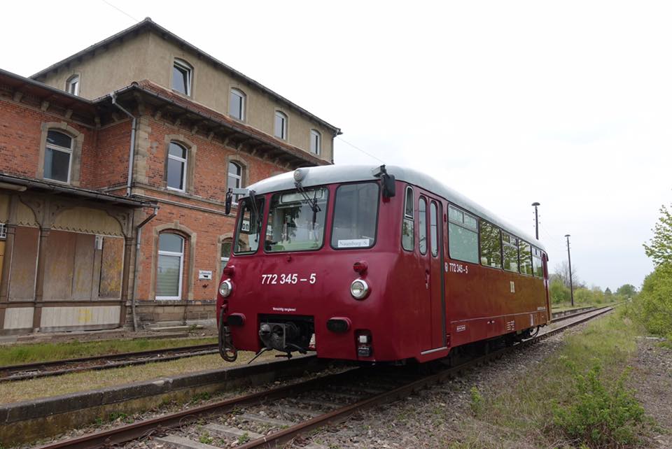 EBS 772 345 als DPE 79374 über Erfurt Hbf nach Naumburg Hbf, am 01.05.2017 in Donndorf. (Foto: Jan Krehl)