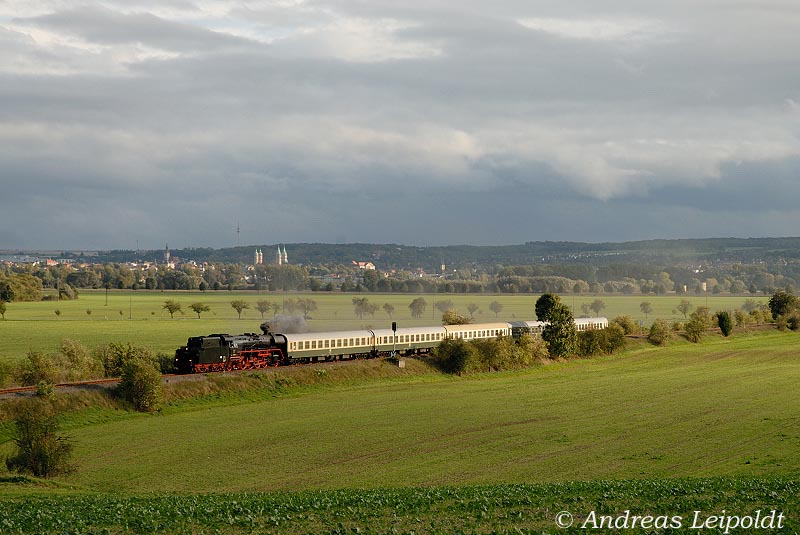 IGE Werrabahn 41 1144-9 mit dem Lr 74605 von Naumburg Hbf nach Freyburg, am 04.10.2009 bei Kleinjena. (Foto: Andreas Leipoldt)