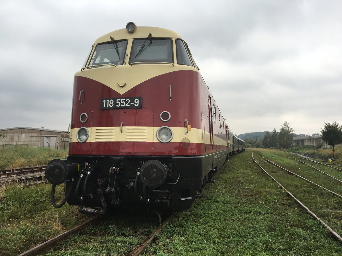 ITL 118 552-9 mit dem DPE 61186 nach Löbau (Sachs), am 17.09.2016 im ehem. Bf Vitzenburg. (Foto: JKHalle Verkehrsfotografie, Jan Krehl)