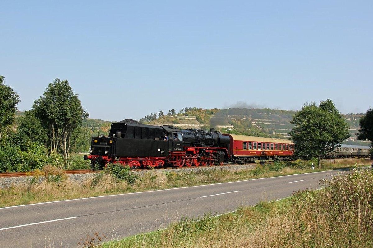 SEM 50 3648-8 mit dem DPE 61485 von Chemnitz Hbf nach Karsdorf, am 10.09.2016 bei Balgstädt. (Foto: Wolfgang Krolop)