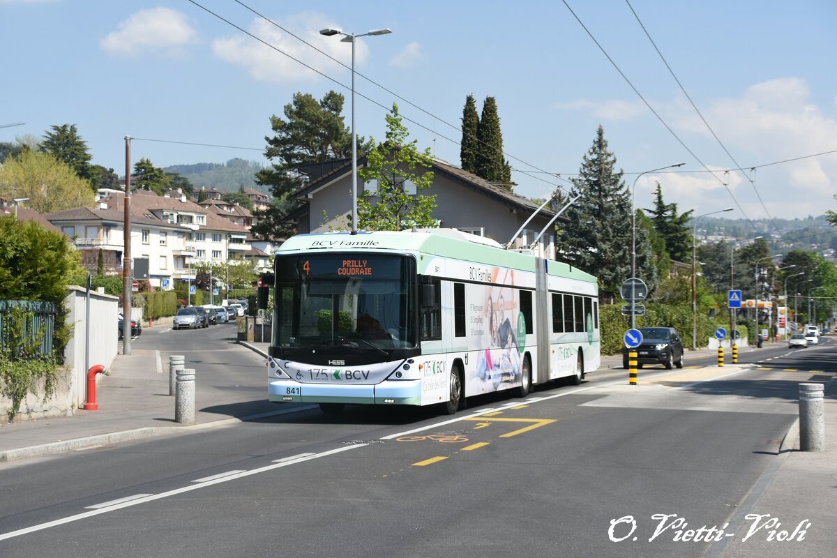 Trolleybus articulé Hess BGT-N2C 841 avec la pub BCV
Ici à Pully C. F. Ramuz
le 22 Avril 2020