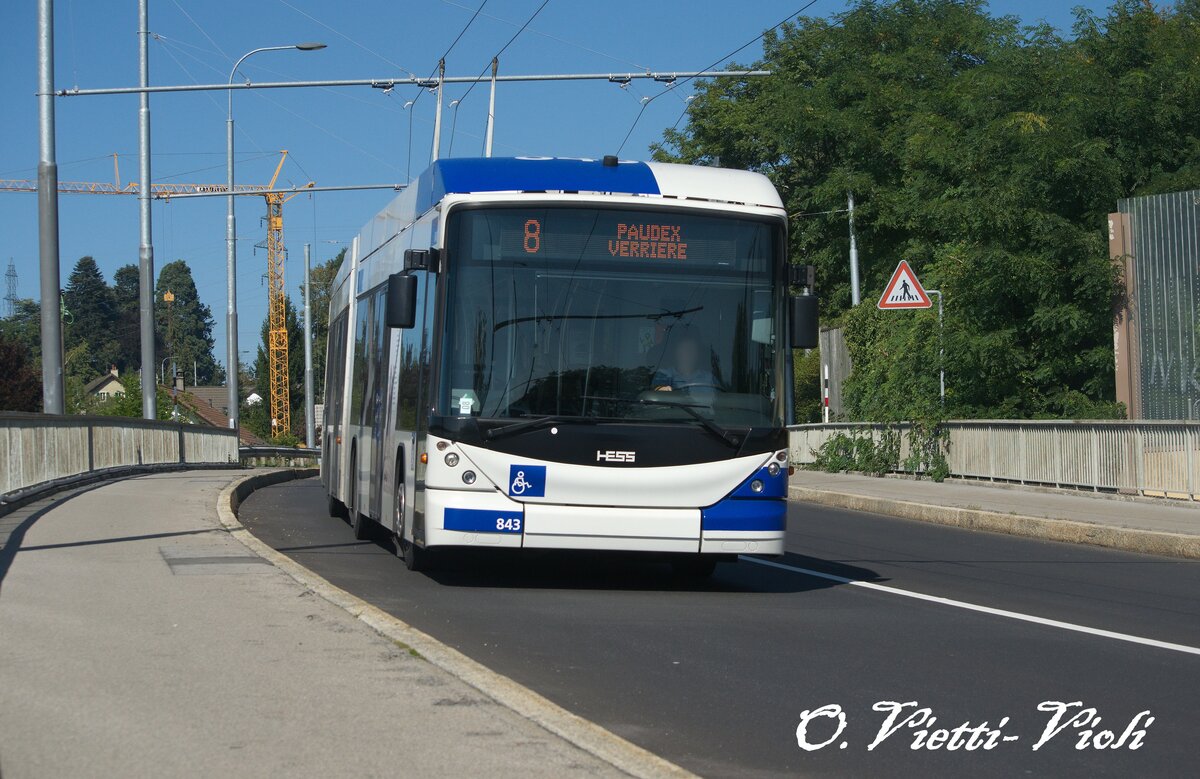 Trolleybus articulé Hess BGT-N2C 843
Ici à Le Mont-sur-Lausanne Rionzi
le 23 Septembre 2013