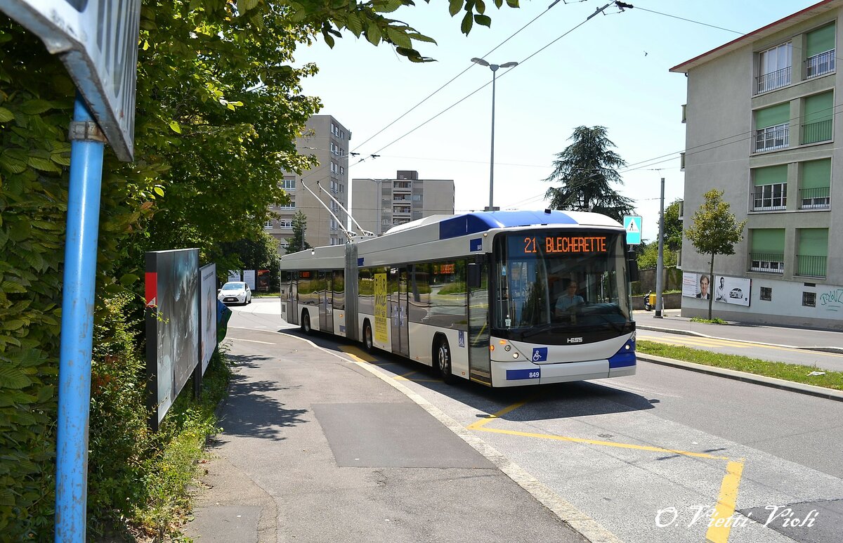 Trolleybus articulé Hess BGT-N2C 849
Ici à Lausanne, Beau-Site
le 30 Juin 2011