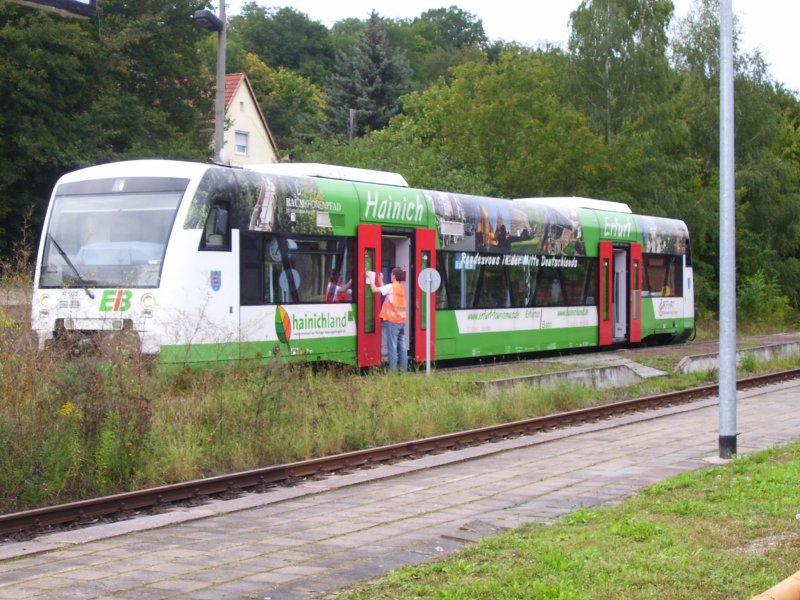 EB VT 009 kam im Aufrag der IG Unstrutbahn e.V. anl�sslich des Freyburger Winterfests als Sonderzug aus Erfurt �ber Artern am 08.09.2007 nach Nebra.