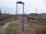 Eine Lampe f�r die Wegausleuchtung zum als Gleis 5207 bezeichneten Abstellgleis in Naumburg Hbf, auf dem auch Triebwagen der Burgenlandbahn abgestellt werden, die dann nachts von Reinigungskr�ften von