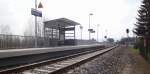 Das Warteh�uschen und der Bahnsteig vom Hp Ro�bach am 22.03.2012.
