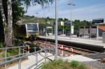 Burgenlandbahn 672 913 als RB 34873 von Wangen nach Naumburg Ost, am 26.07.2013 (dem Tag der Einweihung der Bus-Bahn-Schnittstelle) am Hp Freyburg.
