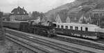 Bei der Abschiedsfahrt der Baureihe 41 aus der RBD Erfurt mit der DR 41 1263 am 30.09.1978 und einem Sonderzug von Erfurt �ber Reinsdorf, die Unstrutbahn  und zur�ck nach Erfurt, gab es im Bahnhof Freyburg eine Begegnung mit dem SVT 182 009 der Bauart K�ln. (Foto: Henning Gothe)
