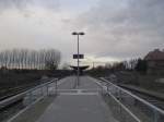 Der neue Zugang zum Bahnsteig in Laucha, am 25.12.2013.