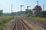 Das Ausfahrtssignale in Richtung Nebra mit dem Stellwerk Vn, am 10.08.2015 im ehem.