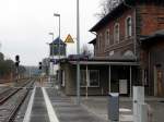 Der modernisierte Bahnsteig 1 in Nebra; 05.04.2012 (Foto: Klaus Pollm�cher)