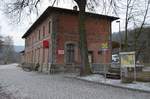 Das Bahnhofsgebäude in Nebra am 03.01.2016.