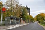 Die zwei Haltestellen des �PNV an der neuen Bahn-Bus-Schnittstelle, am 21.10.2020 in Nebra.