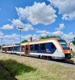 DB 1648 432 im neuen  Mein Takt Sachsen-Anhalt Design , als 80567 nach Freyburg (U), am 12.07.2026 im Bahnhof Ro�leben. (Foto: Ferdinand Fischer) 