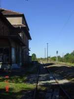 Das Bahnhofsgeb�ude und die Gleisanlagen im Bf Donndorf; 08.09.2004 (Foto: Carsten Klinger)