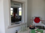 Die ehemalige Fahrkartenausgabe am 01.05.2016 im Bahnhof Donndorf.