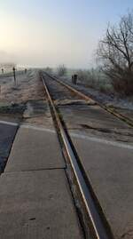 Morgenstimmung am 02.04.2026 an der Unstrutbahnam Bahn�bergang in Reinsdorf (b Artern) mit Blick Richtung Gehofen. (Foto: Ch. Kaebel)