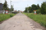 Ein Bahn�bergang in Gehofen, am 20.05.2022. Rechts gehts Richtung Nebra und links Richtung Artern. (Foto: L. Fontana)