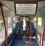 Zugzielanzeiger in einem abellio 1648 Triebwagen, am 26.06.2021 in Naumburg Ost.