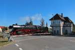 IGE Werrabahn 41 1144-9 mit dem Leerzug des RE 16580 von Freyburg zur Abstellung nach Karsdorf, am 30.09.2012 in H�he des Stellwerks Lw in Laucha.