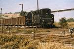 Am 04.10.1981 war die DR 44 0504-9 im Bahnhof Vitzenburg mit einem Güterzug ins Zementwerk Karsdorf unterwegs. (Foto: Detlef Beck) 