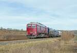 Am 16.01.2026 brachte die EBS V200 507 auf der Unstrutbahn in Kleinjena die FWK Loks 185 325-5, 185 329-7 und 143 822-5 von Karsdorf nach Naumburg (S) Hbf. (Foto: Wolfgang Krolop)