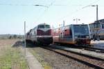 EBS 118 719 mit einem Lokzug nach Karsdorf und Burgenlandbahn 672 904 als RB 26870 (Naumburg Ost - Wangen), am 14.04.2018 in Naumburg Hbf.