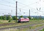Die CLR 229 181-3 am 28.06.2026 in Naumburg (S) Hbf. Sie brachte leere Holztransportwagen von Beddingen in die Awanst Vitzenburg. (Foto: Wolfgang Krolop)